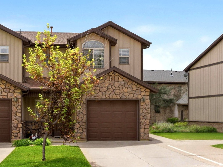 CAMELOT COVE - Residential
