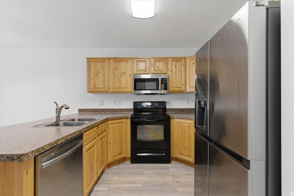 CAMELOT COVE - Residential