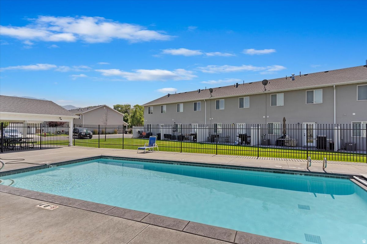 CAMELOT COVE - Residential