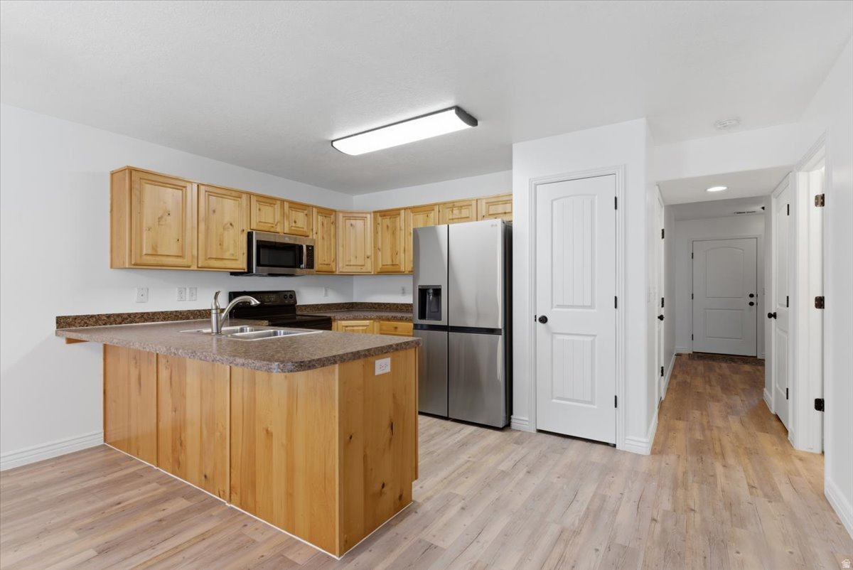 CAMELOT COVE - Residential