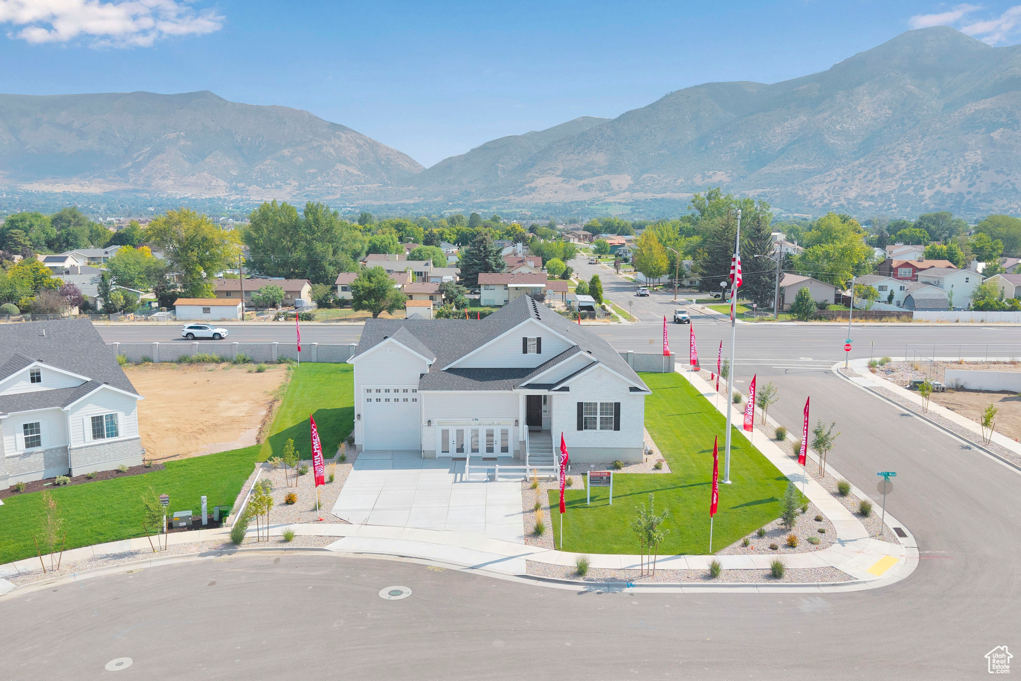 ASHLAR COVE - Residential