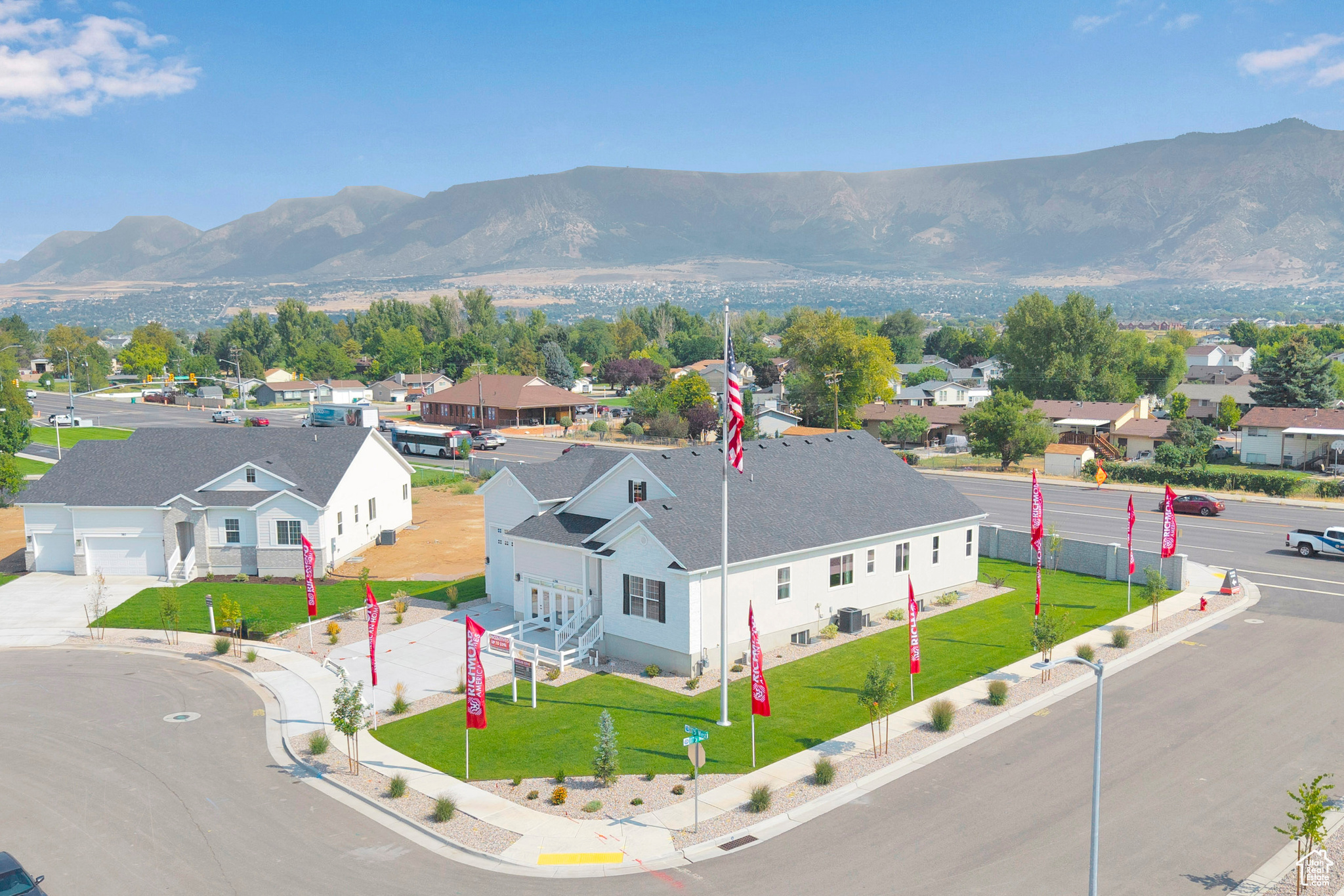 ASHLAR COVE - Residential