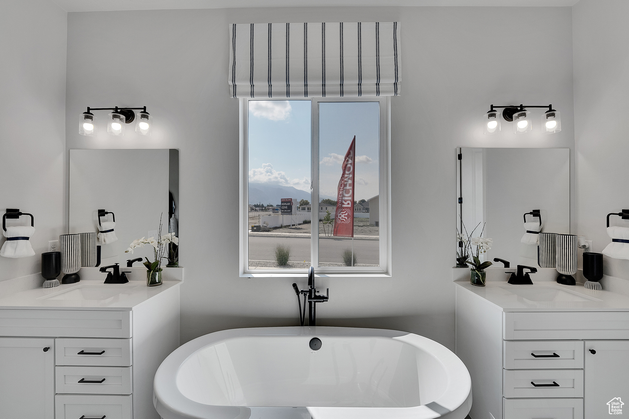 ASHLAR COVE - Residential