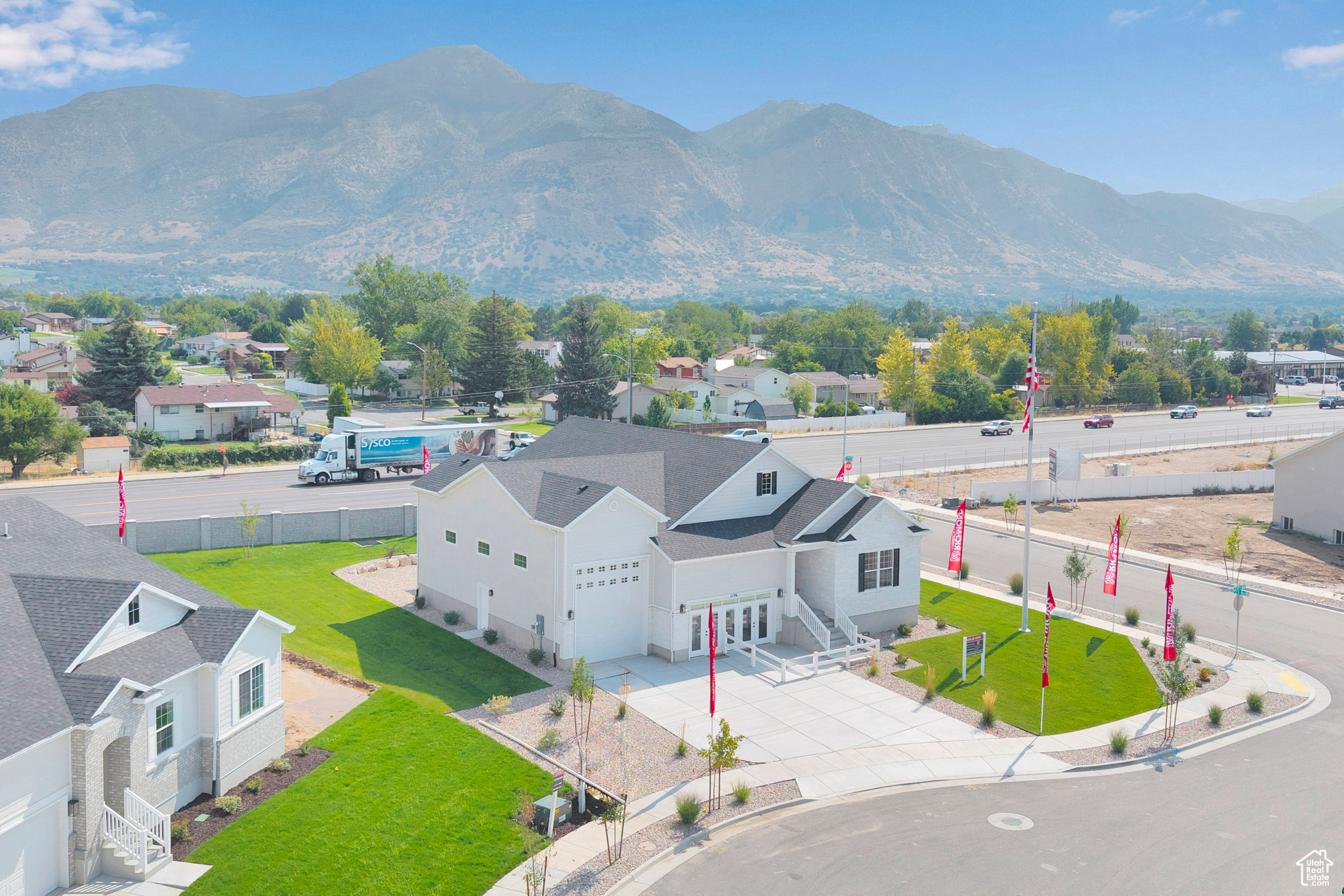 ASHLAR COVE - Residential