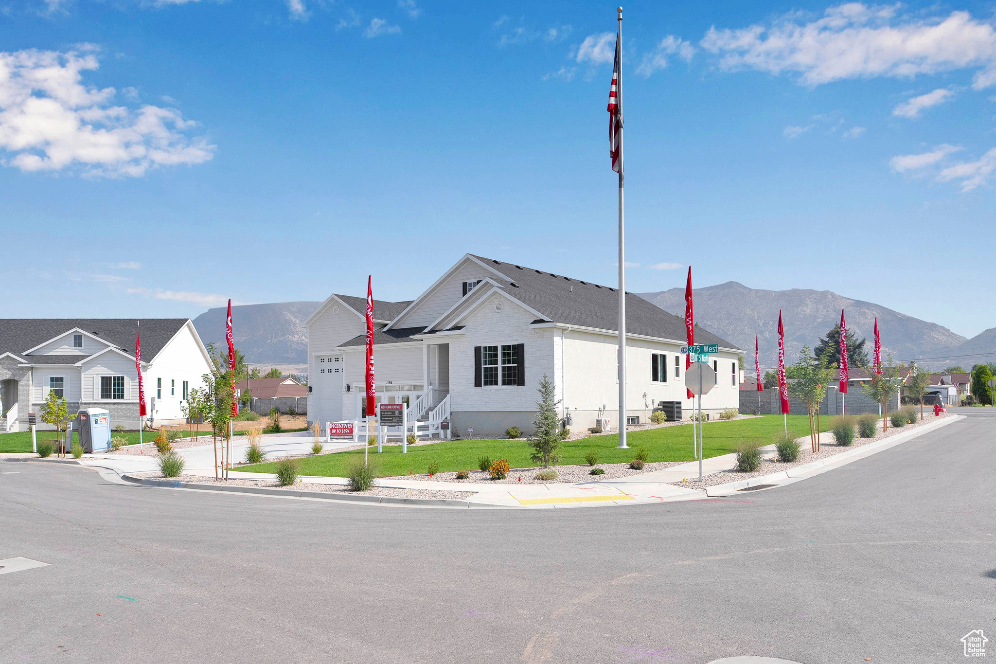 ASHLAR COVE - Residential