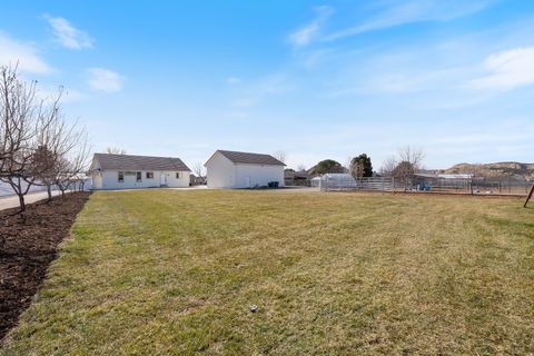 Tiny photo for 1488 W DIAMOND DR, Saint George, UT 84770 (MLS # 2133707)