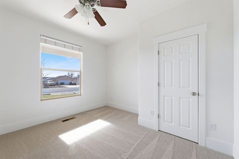Tiny photo for 1488 W DIAMOND DR, Saint George, UT 84770 (MLS # 2133707)