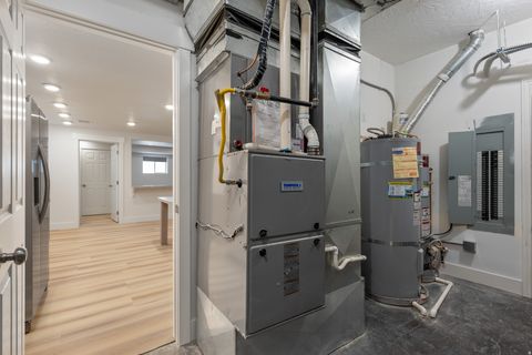 Tiny photo for 1488 W DIAMOND DR, Saint George, UT 84770 (MLS # 2133707)