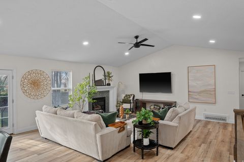 Tiny photo for 978 S 1375 E, Springville, UT 84663 (MLS # 2132529)