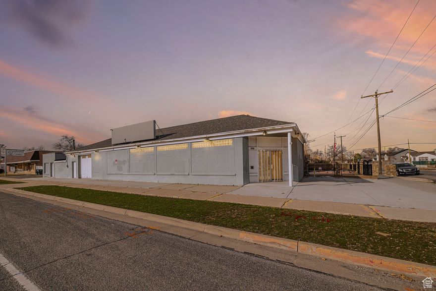 Square footage figures are provided as a courtesy estimate only and were obtained from county records .  Buyer is advised to obtain an independent measurement. Please review attached document for addition information regarding zoning or verify all info through the Weber County Zoning department.