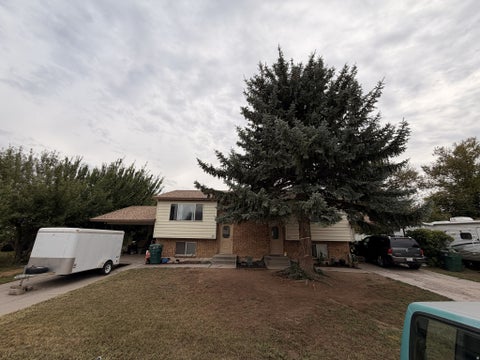 Photo of 881 W 400 S, Vernal, UT 84078 (MLS # 2182364)