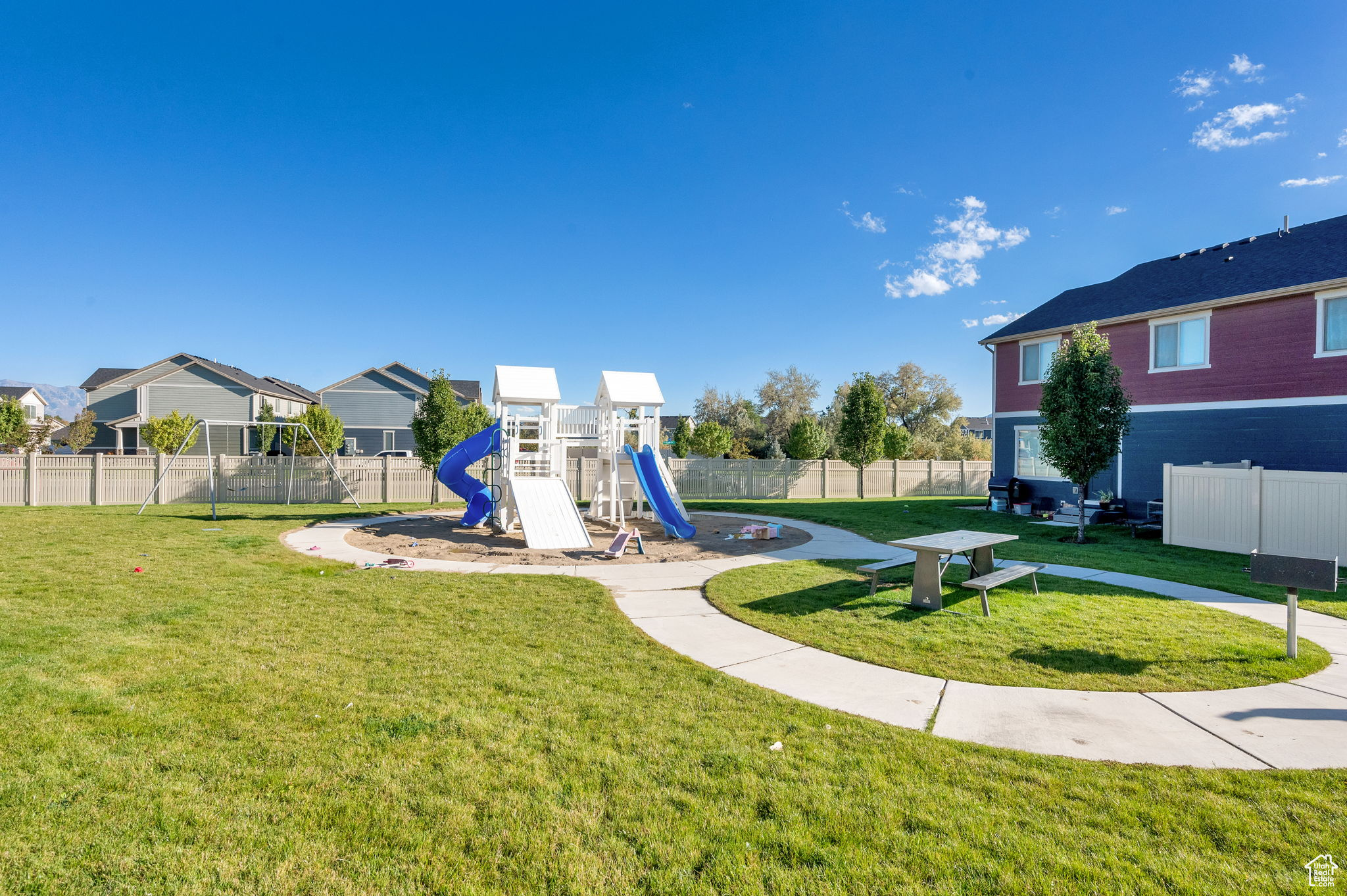 RIVER BEND TOWNHOMES - Residential