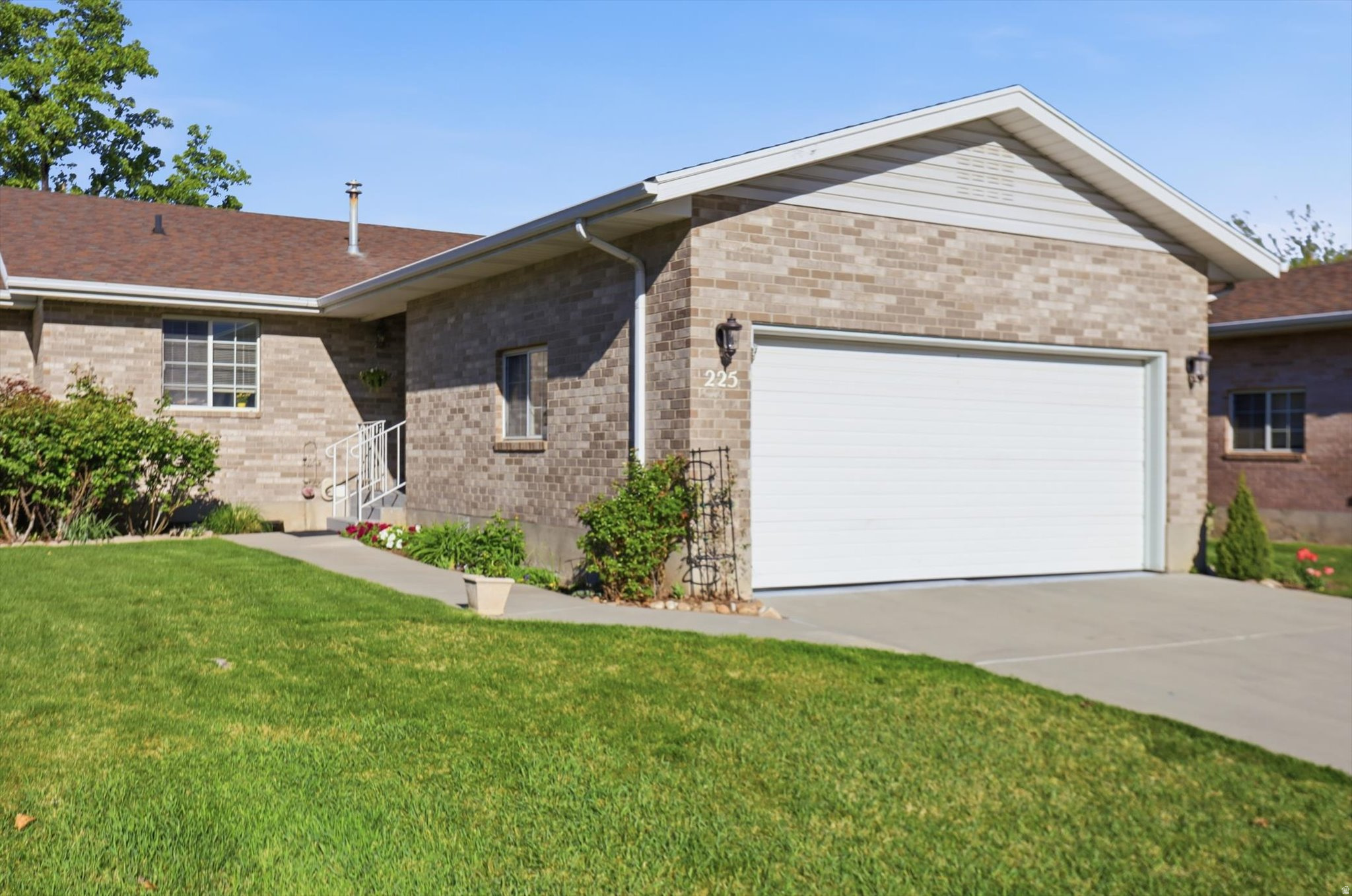 LAKECREST - Residential