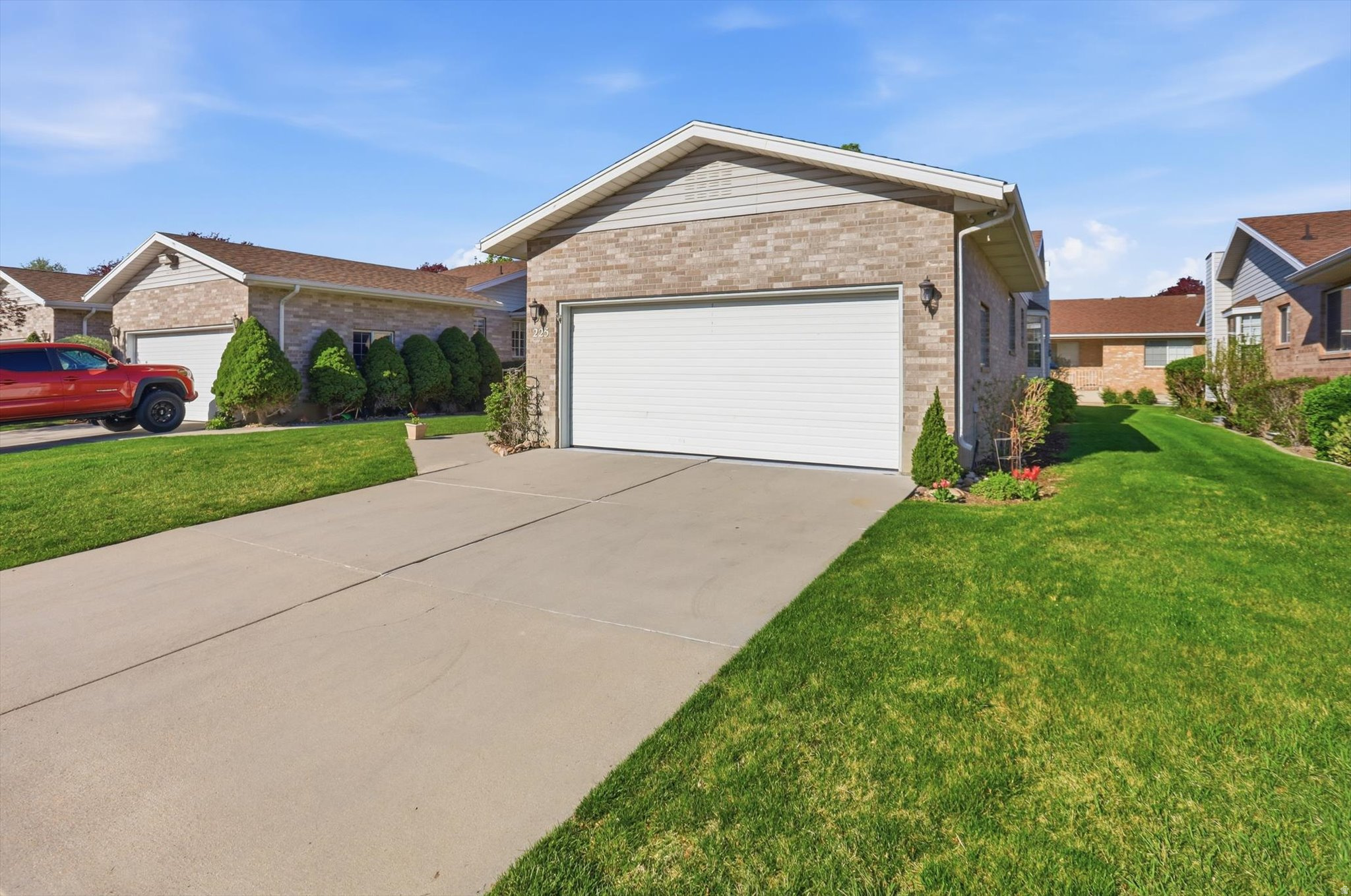 LAKECREST - Residential