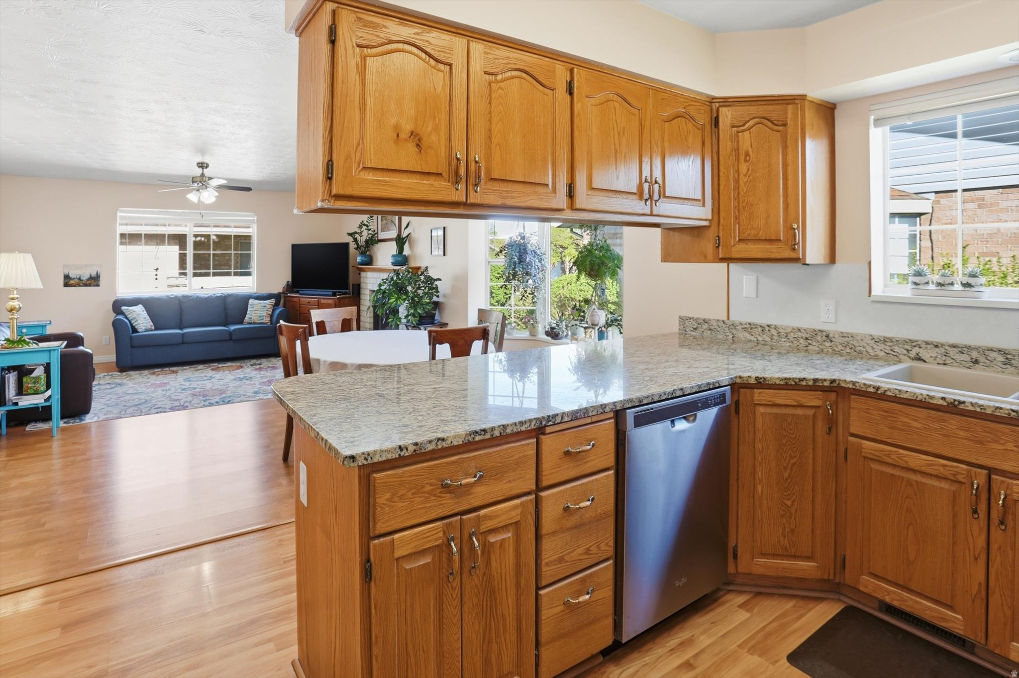 LAKECREST - Residential