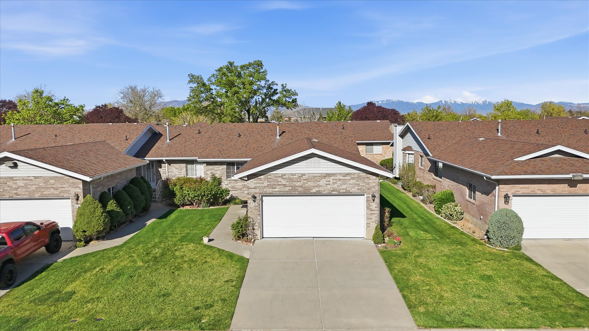 LAKECREST - Residential