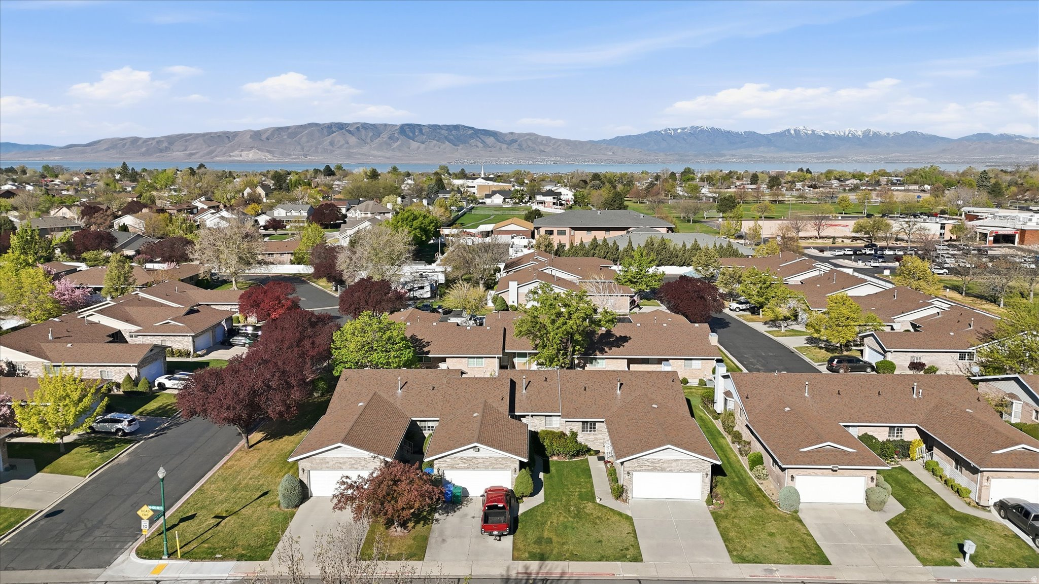 LAKECREST - Residential