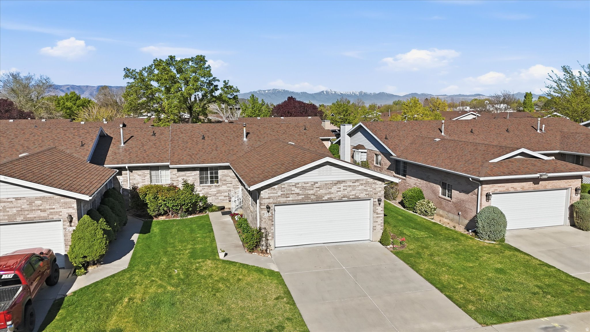 LAKECREST - Residential