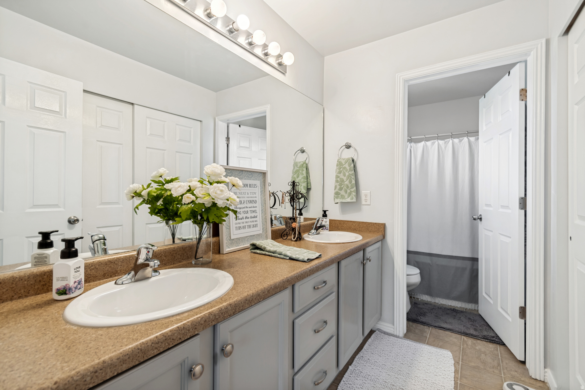 POINTE MEADOWS - Residential