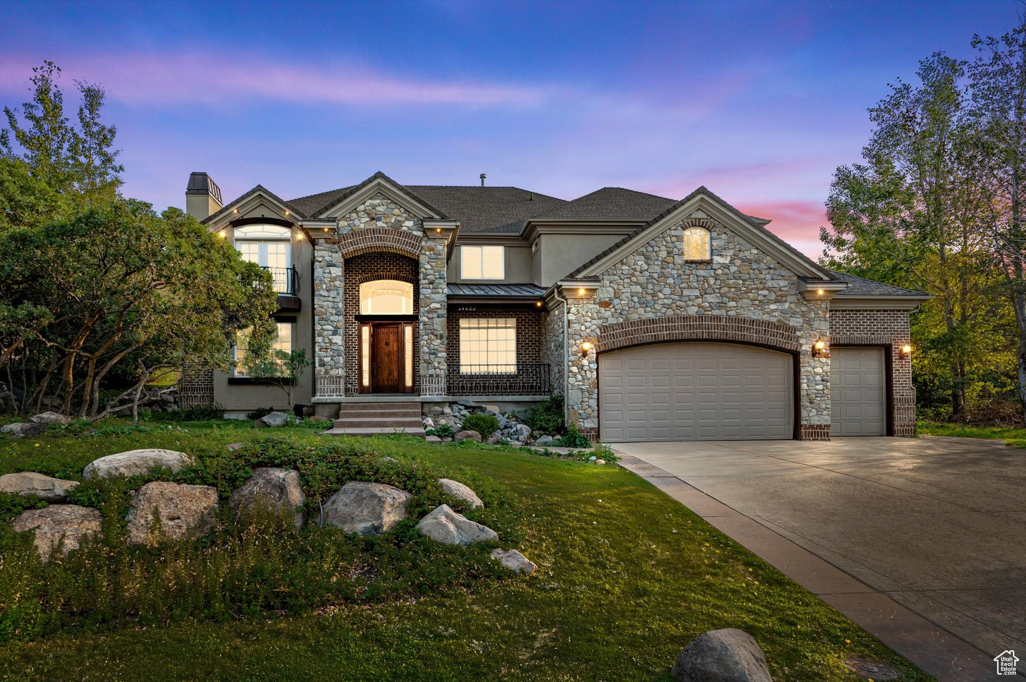 SUNCREST - THE POINT - Residential