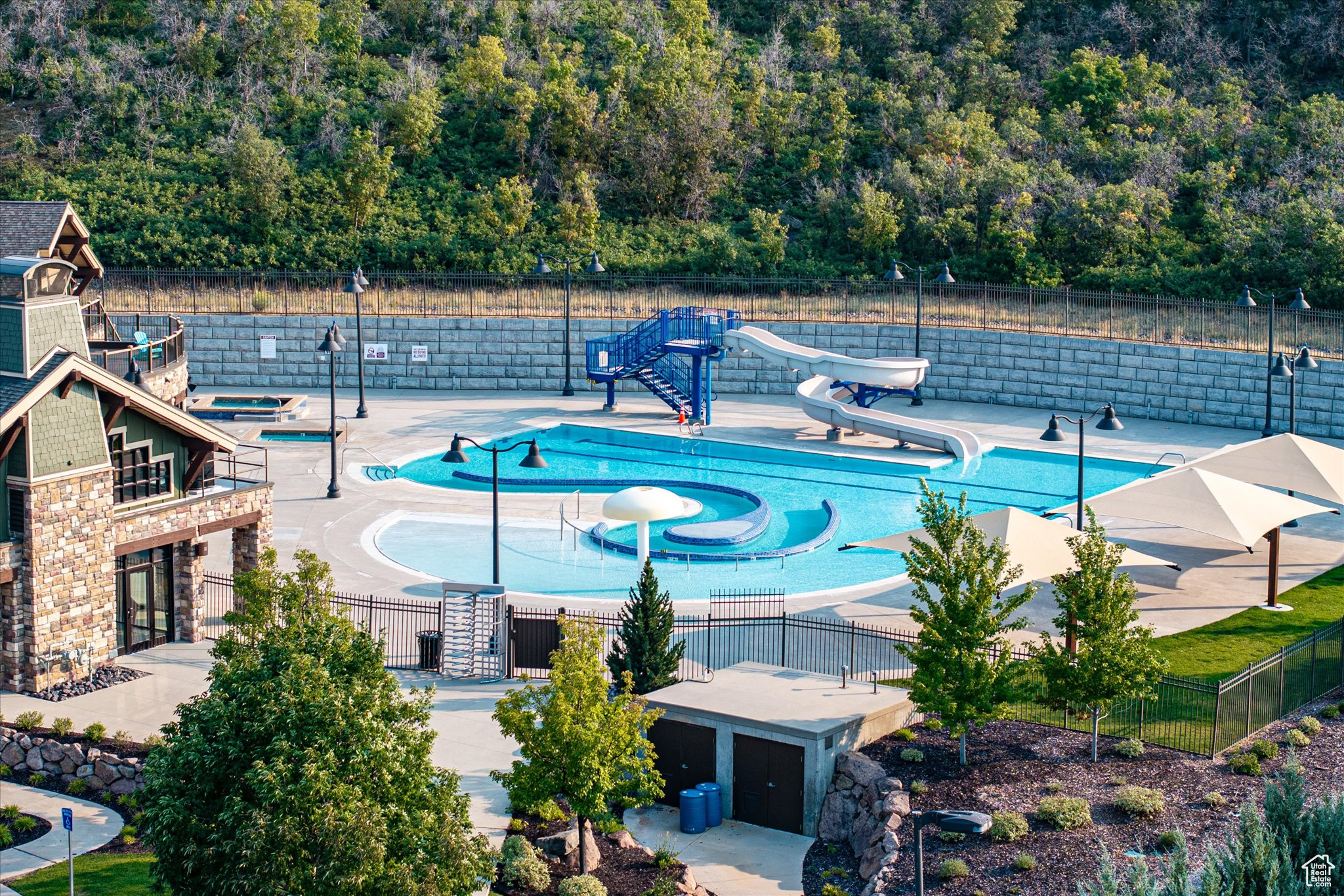 SUNCREST - THE POINT - Residential