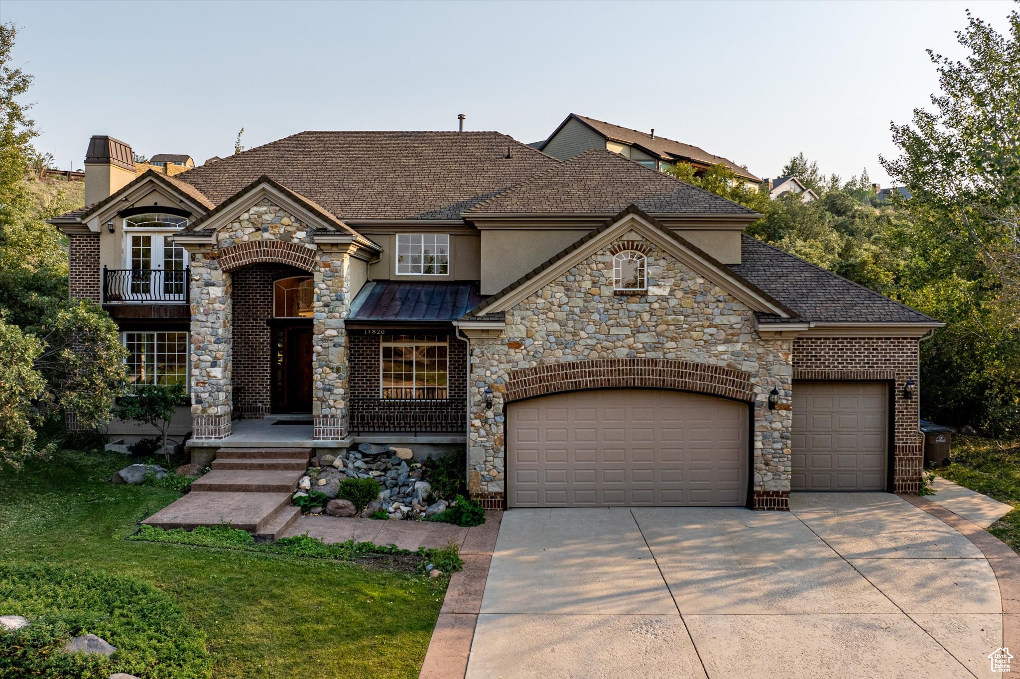 SUNCREST - THE POINT - Residential