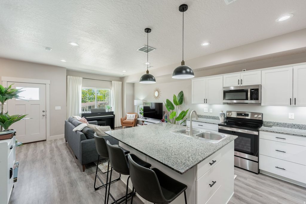 Photo of 1356 N 250 W, Sunset, UT 84015 (MLS # 2155887)