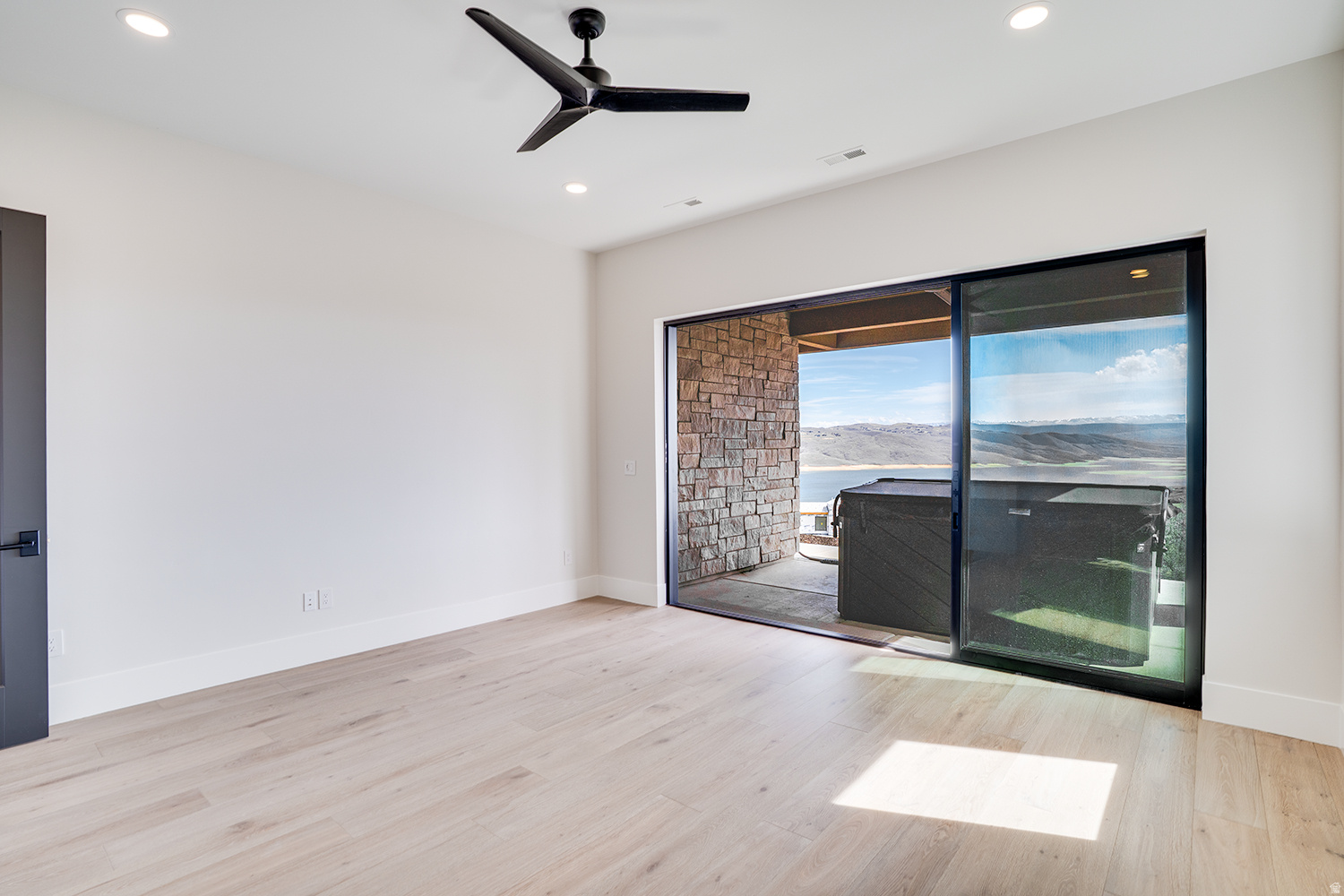 AMANTI LAGO - Residential