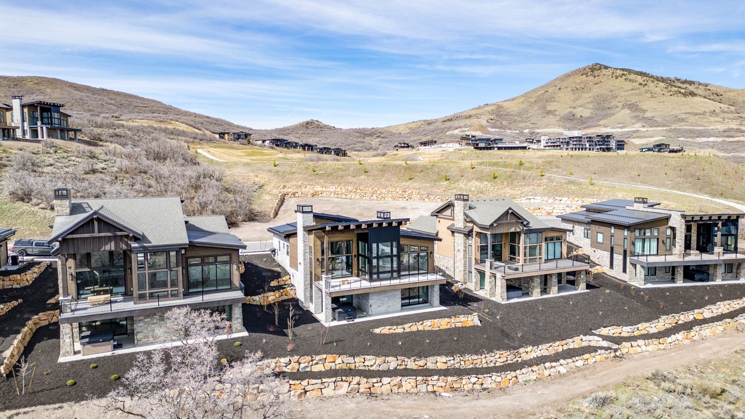 AMANTI LAGO - Residential