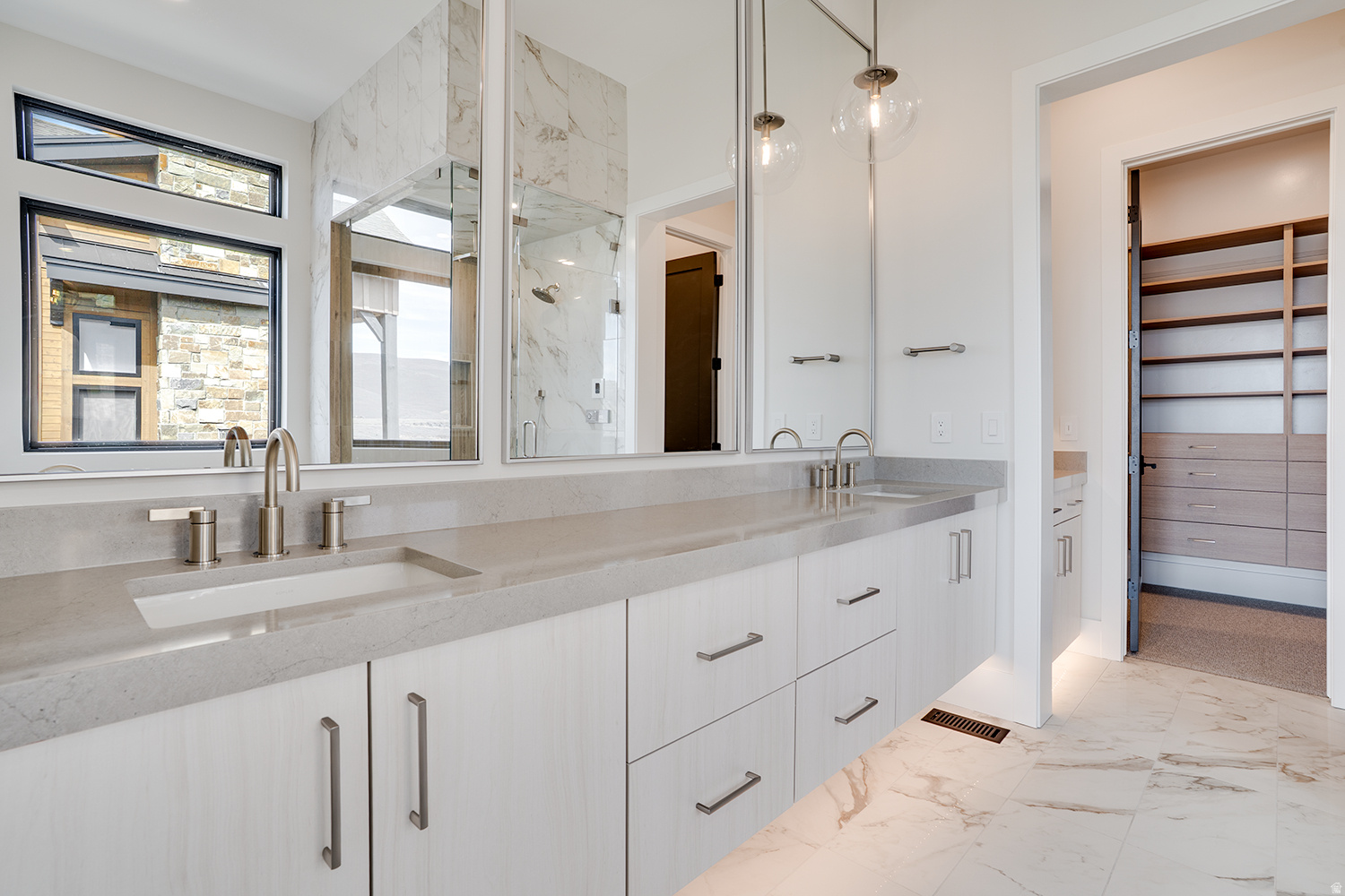 AMANTI LAGO - Residential