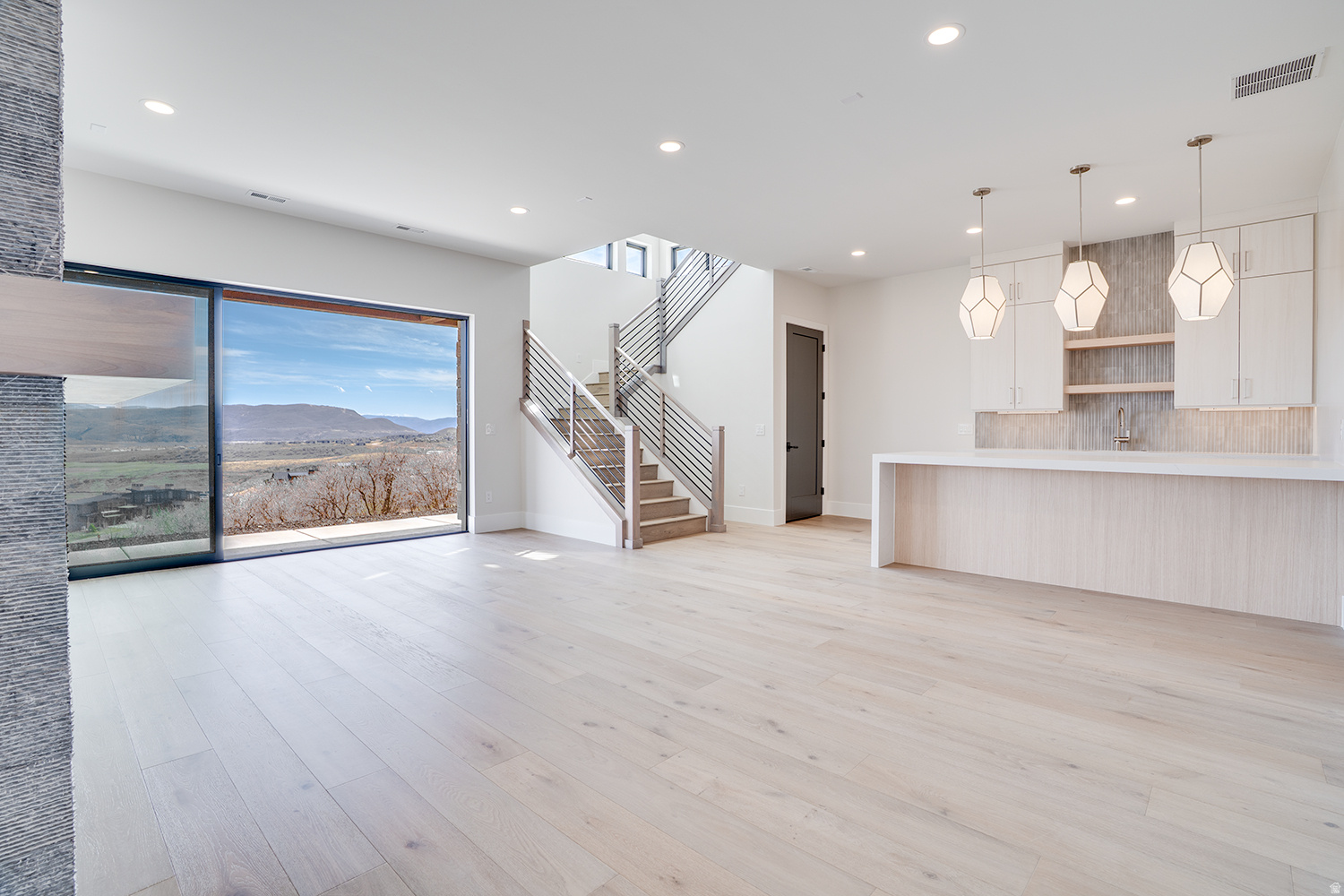 AMANTI LAGO - Residential