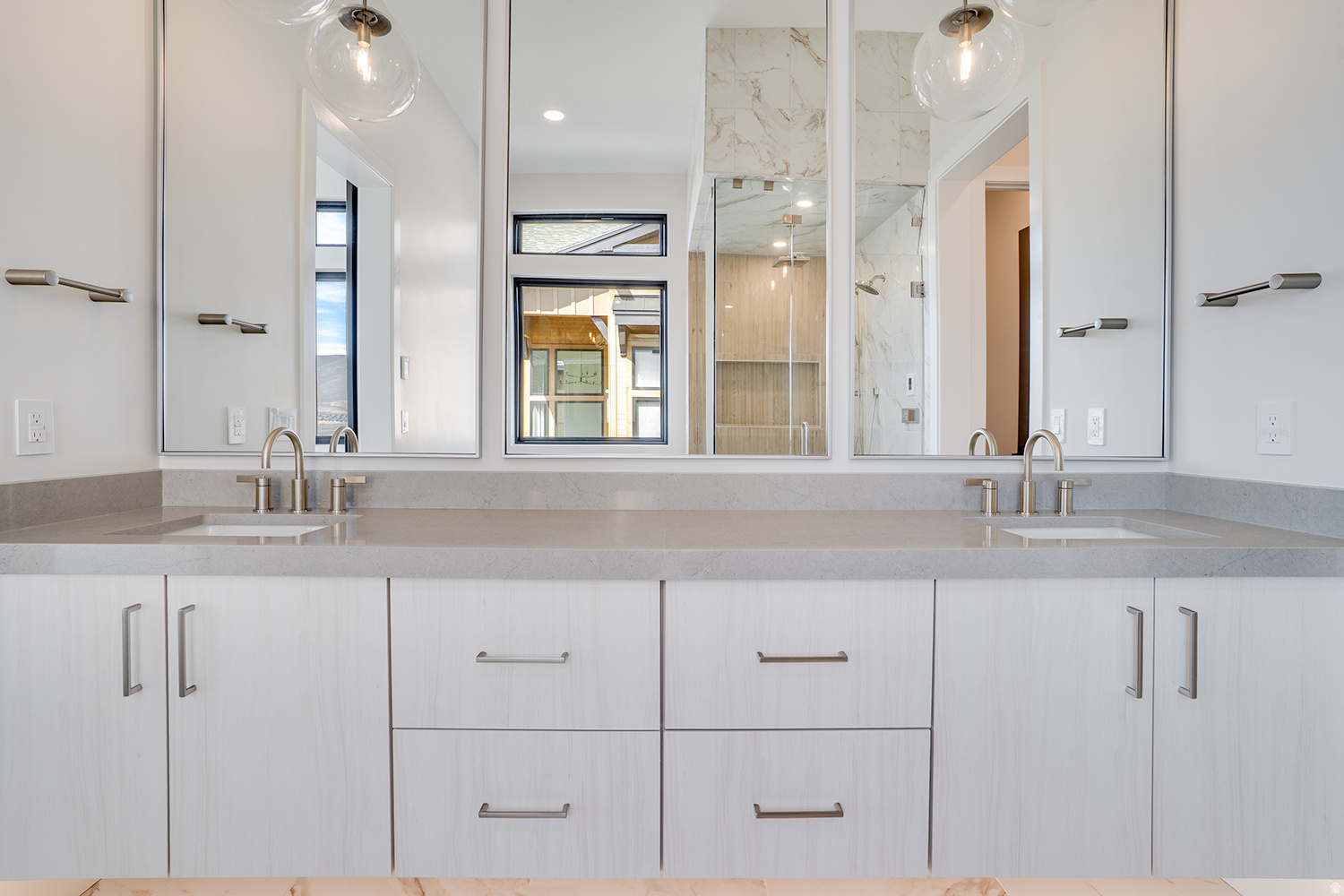 AMANTI LAGO - Residential