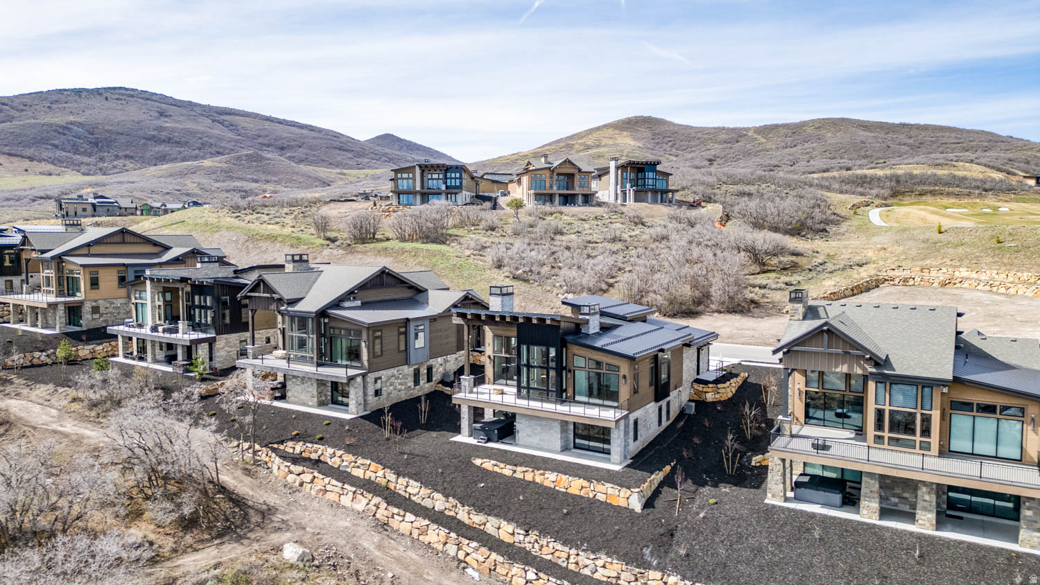 AMANTI LAGO - Residential