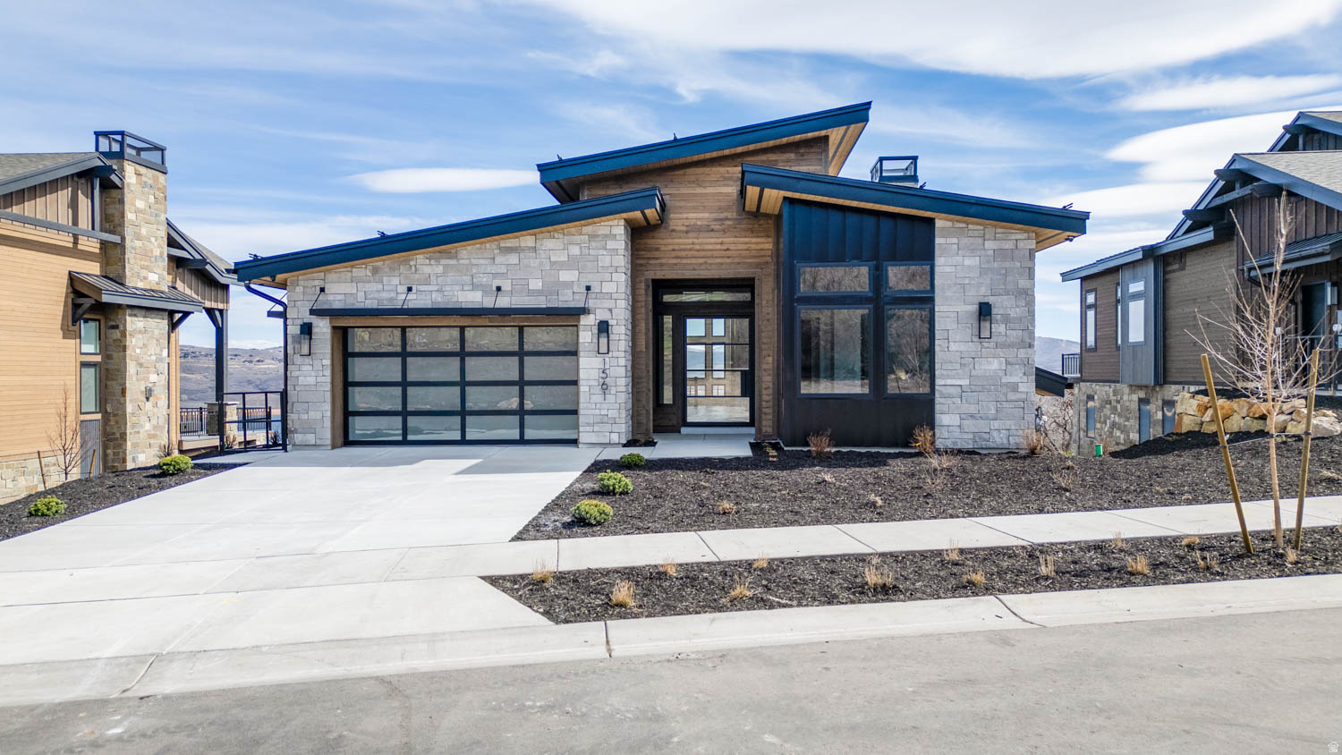 AMANTI LAGO - Residential