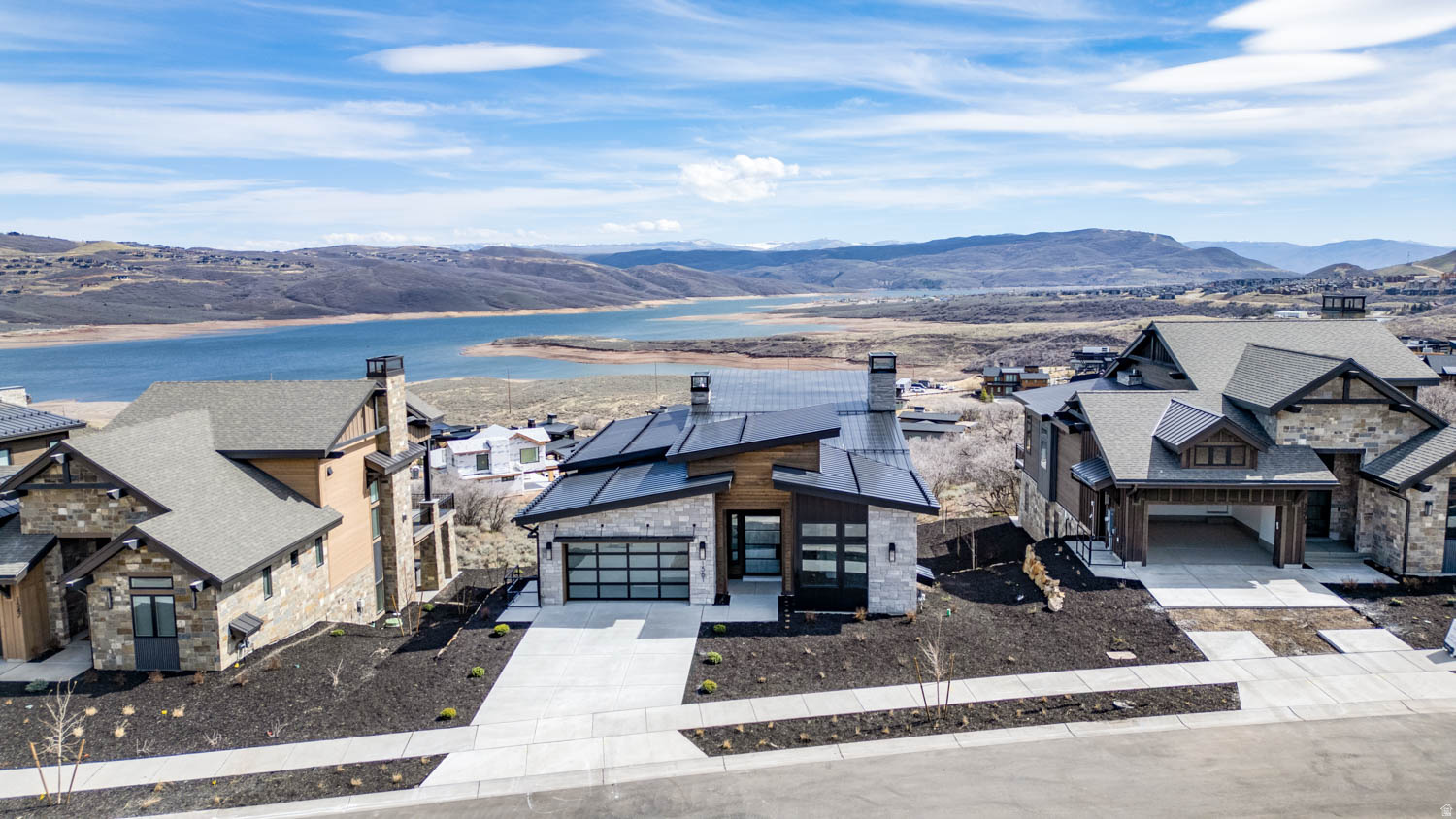 AMANTI LAGO - Residential