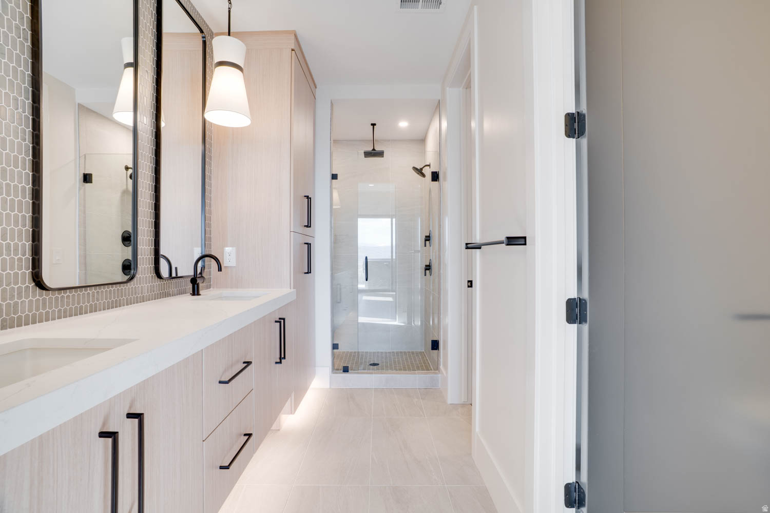 AMANTI LAGO - Residential