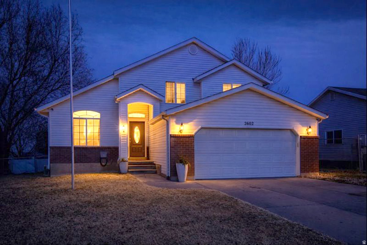 EDGEWATER ESTATES - Residential