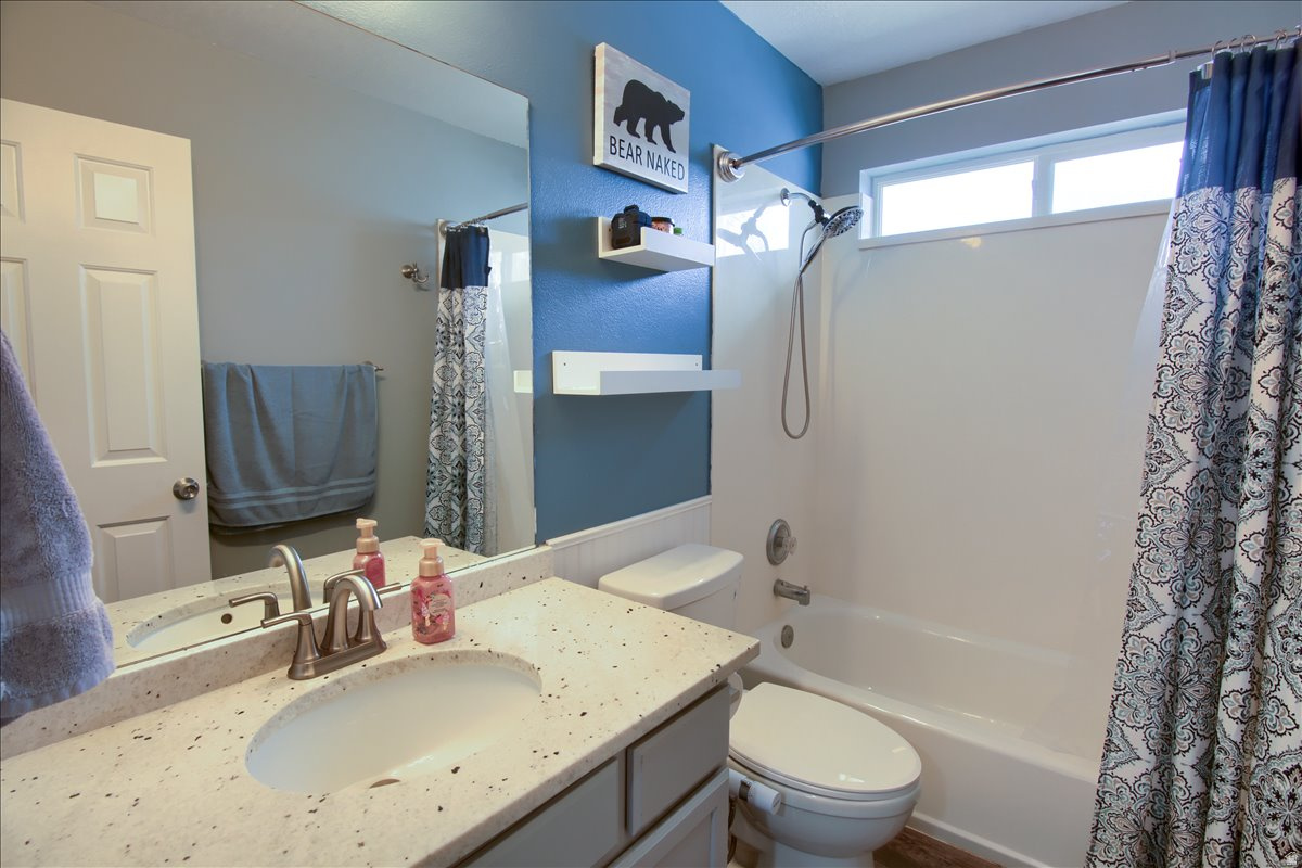 EDGEWATER ESTATES - Residential