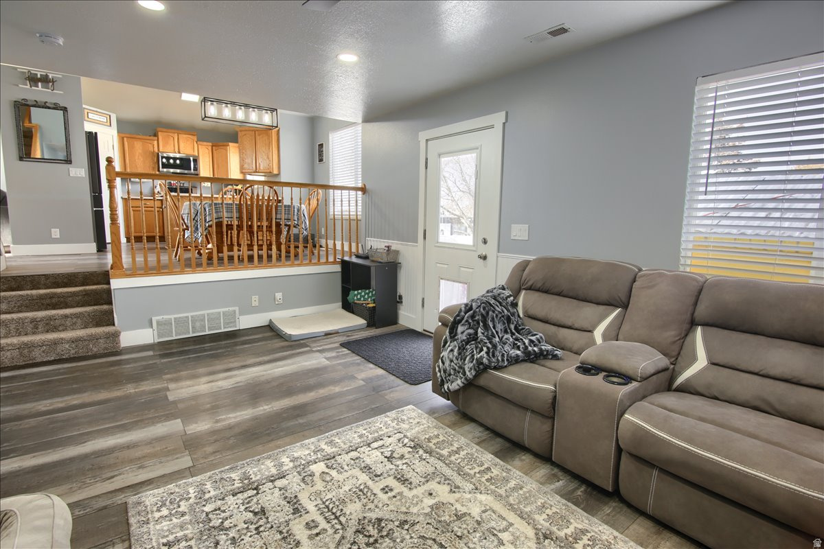 EDGEWATER ESTATES - Residential