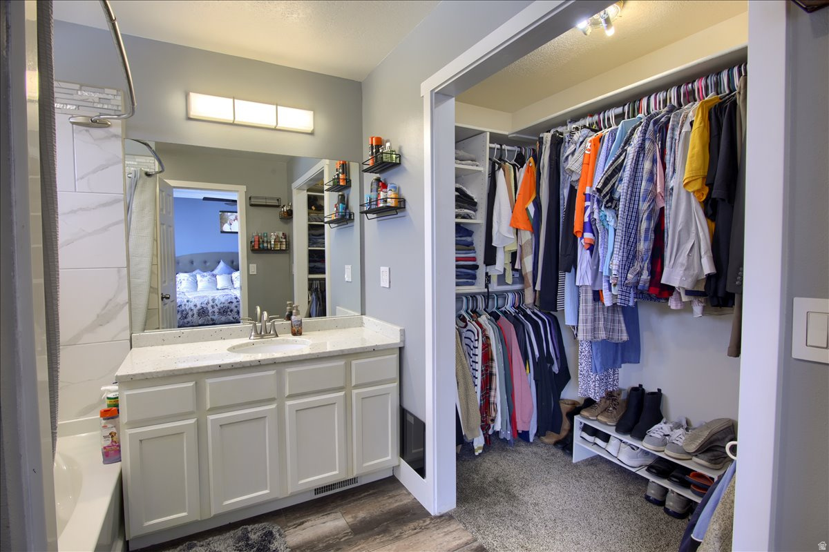 EDGEWATER ESTATES - Residential