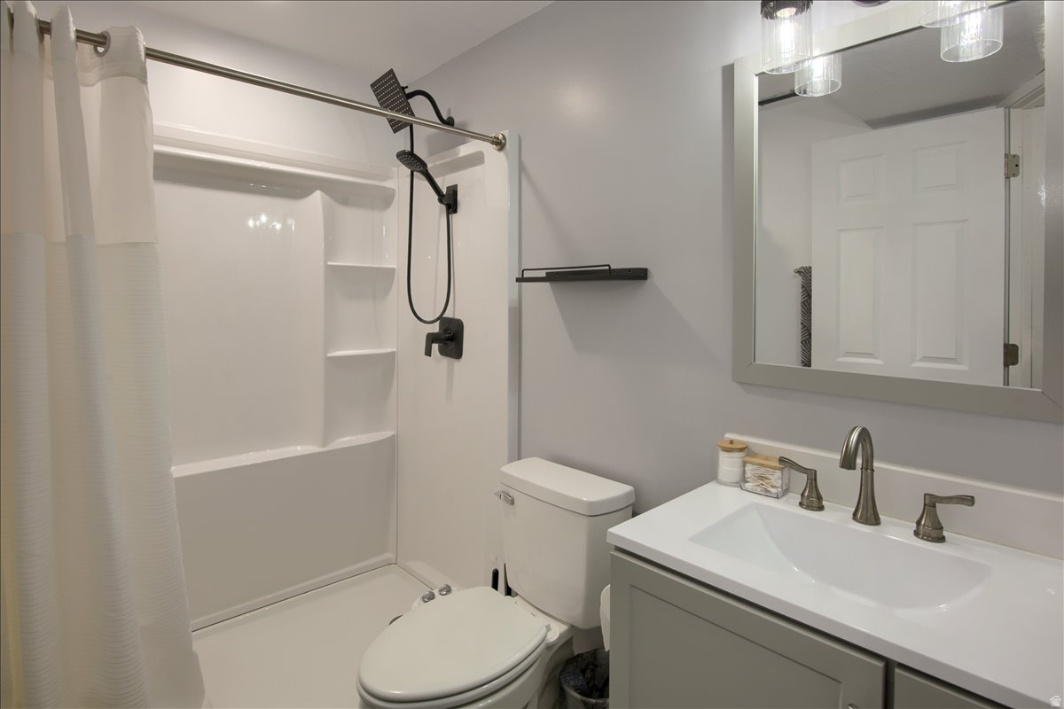 EDGEWATER ESTATES - Residential