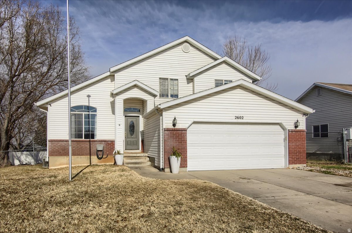 EDGEWATER ESTATES - Residential