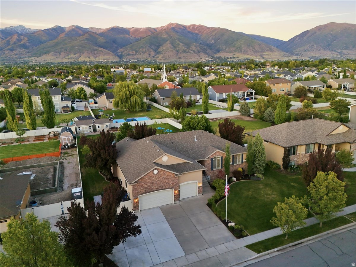 SUNSET EQUESTRIAN - Residential