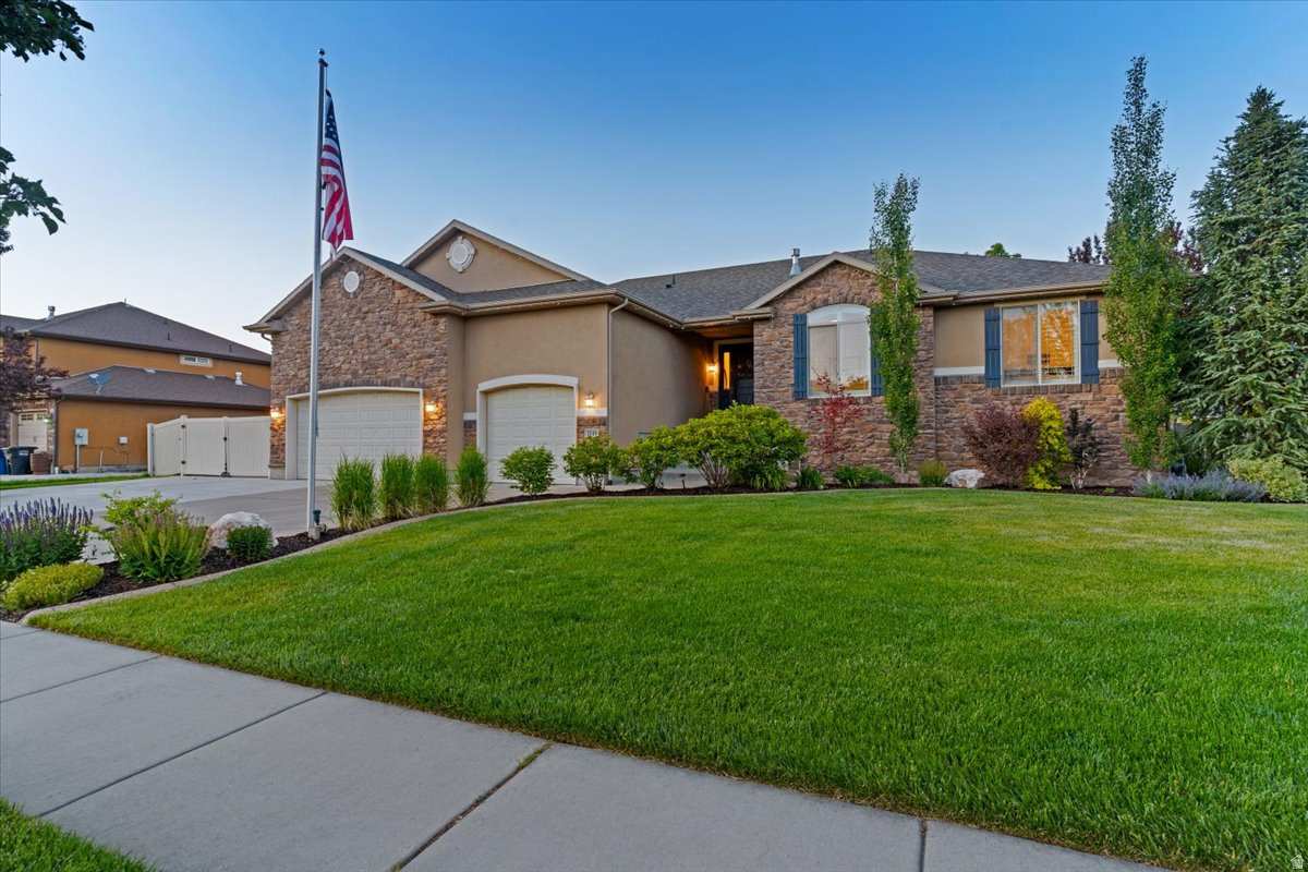 SUNSET EQUESTRIAN - Residential
