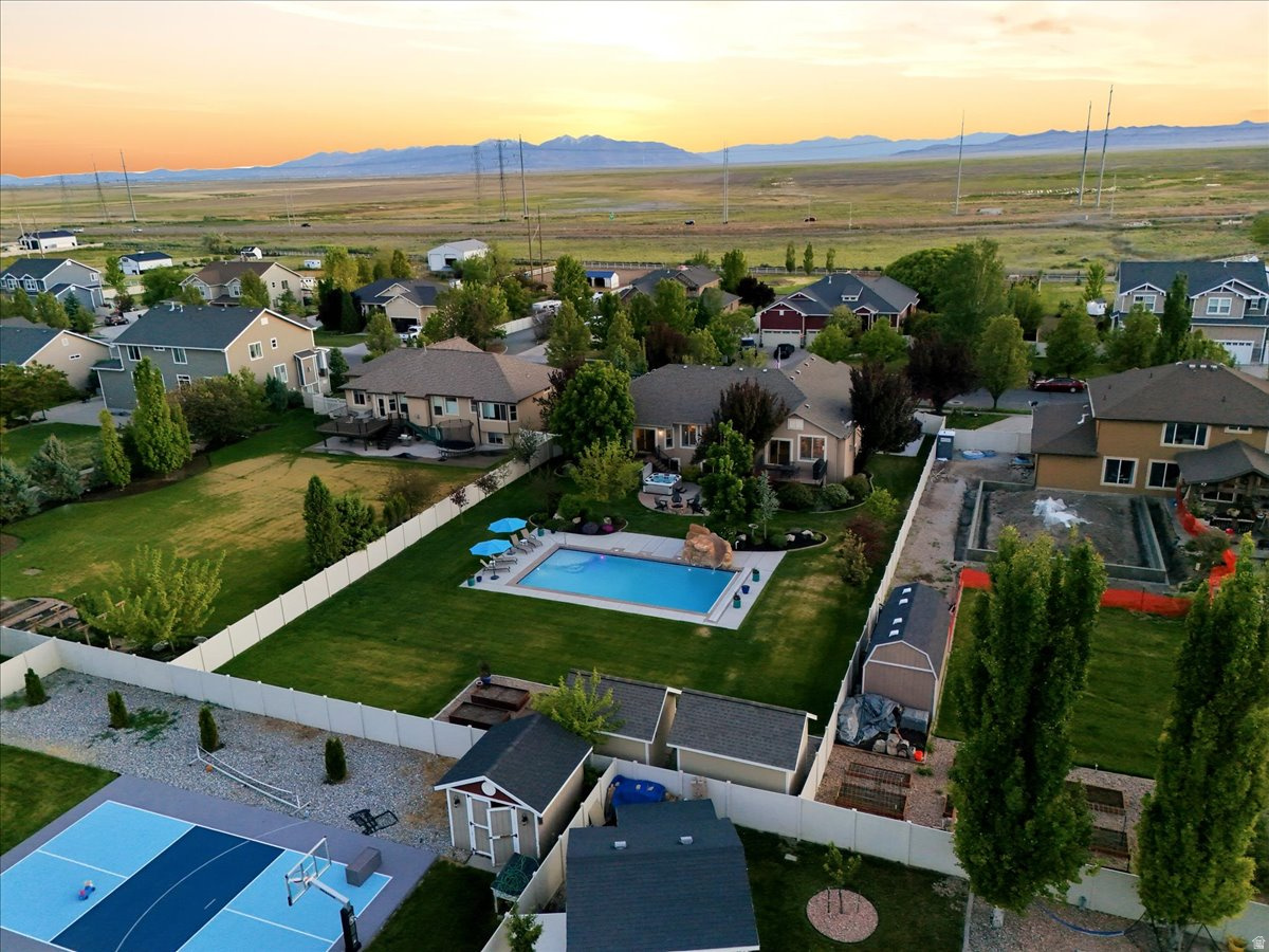 SUNSET EQUESTRIAN - Residential