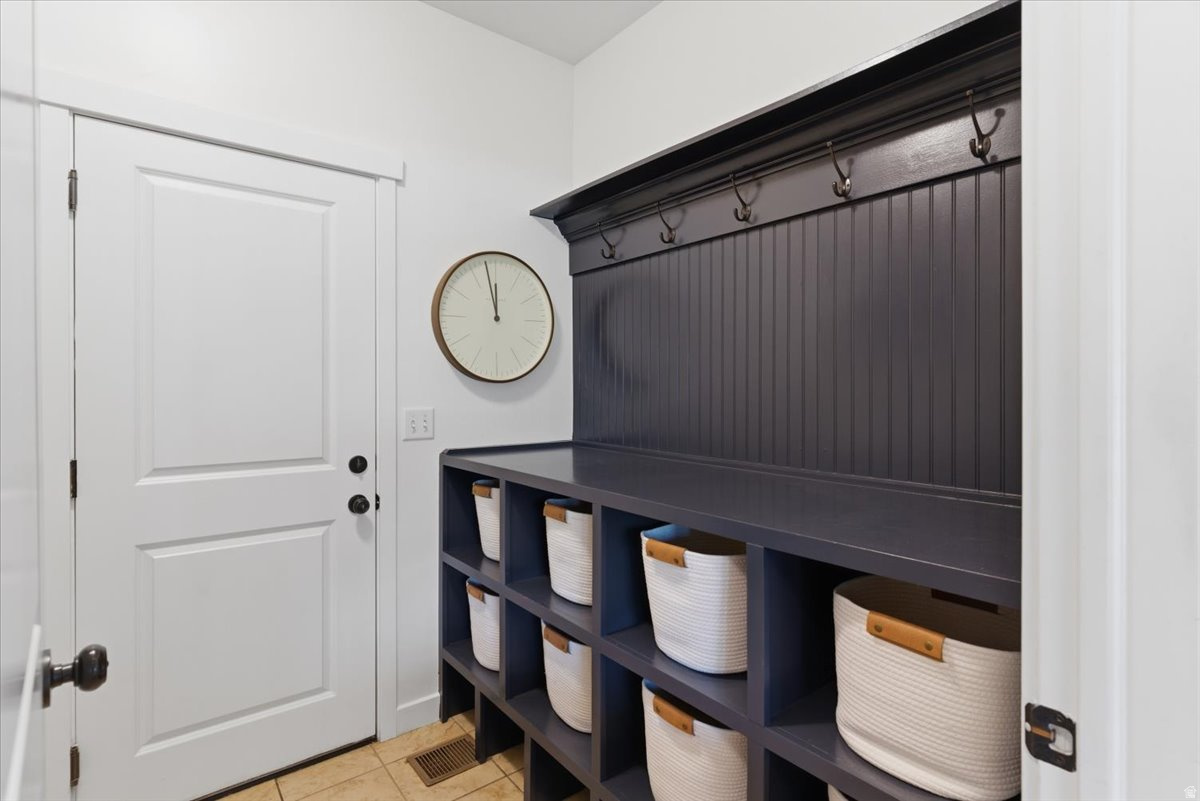 SUNSET EQUESTRIAN - Residential