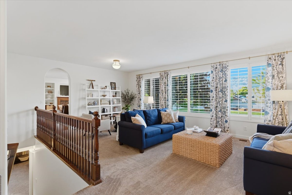 SUNSET EQUESTRIAN - Residential