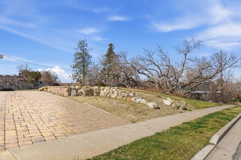 Tiny photo for 1159 OAKRIDGE Dr N #107, Centerville, UT 84014 (MLS # 2147823)