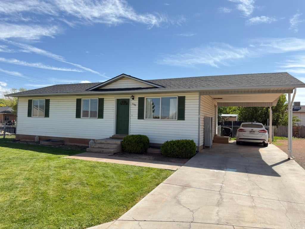 Photo of 590 E 650 N, Richfield, UT 84701 (MLS # 2185328)