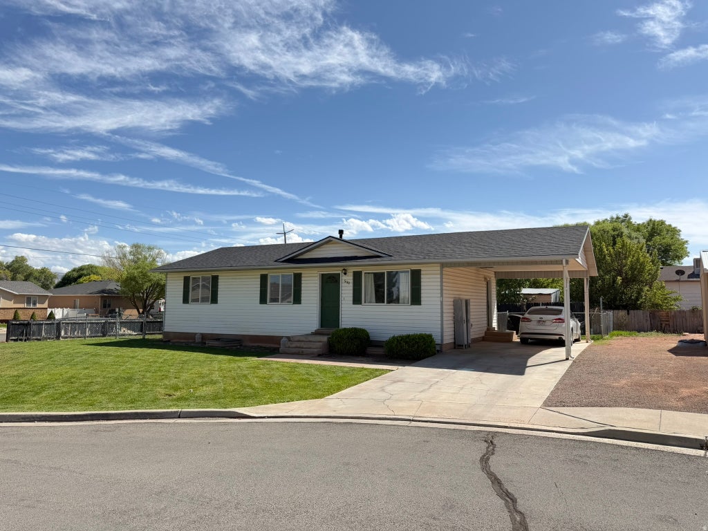 Photo of 590 E 650 N, Richfield, UT 84701 (MLS # 2185328)